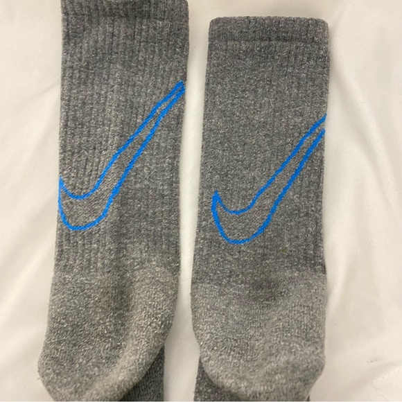 Nike Men’s Sock Lot of 4 Red Elite Black Gray Socks Long Socks Sneakerhead - Picture 5 of 12